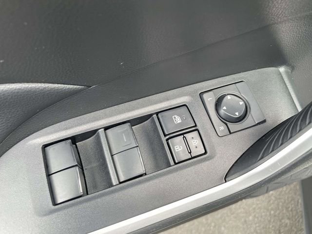 Used 2021 Toyota RAV4 XLE FWD image 12