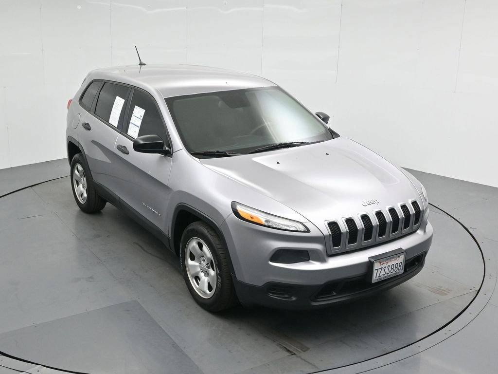 Used 2017 Jeep Cherokee Sport image 4