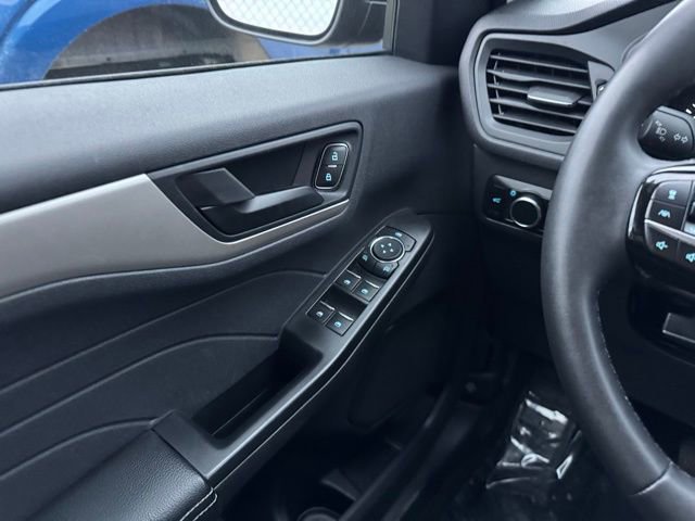 Certified 2022 Ford Escape SE w/ SE Sport Appearance Package AWD/4WD image 36