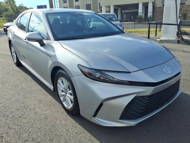 Used 2025 Toyota Camry LE FWD image 5