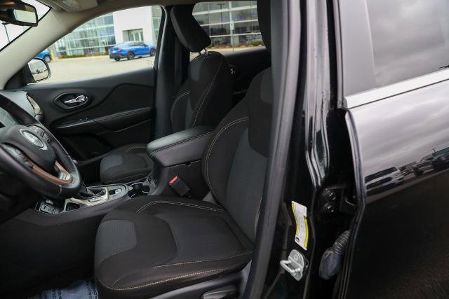 Used 2017 Jeep Cherokee Latitude image 18