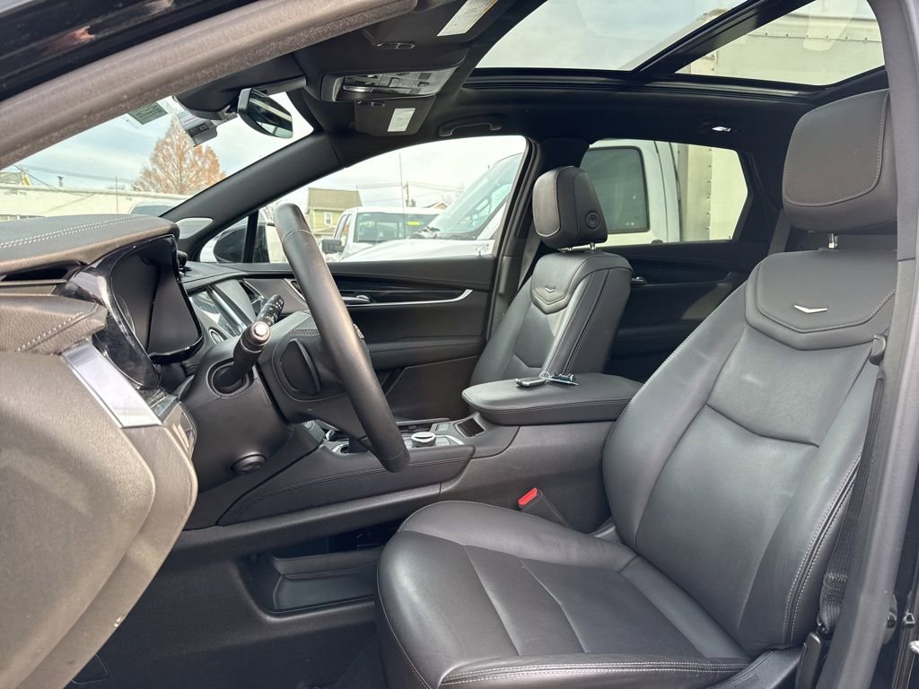 Used 2025 Cadillac XT5 Premium Luxury image 6
