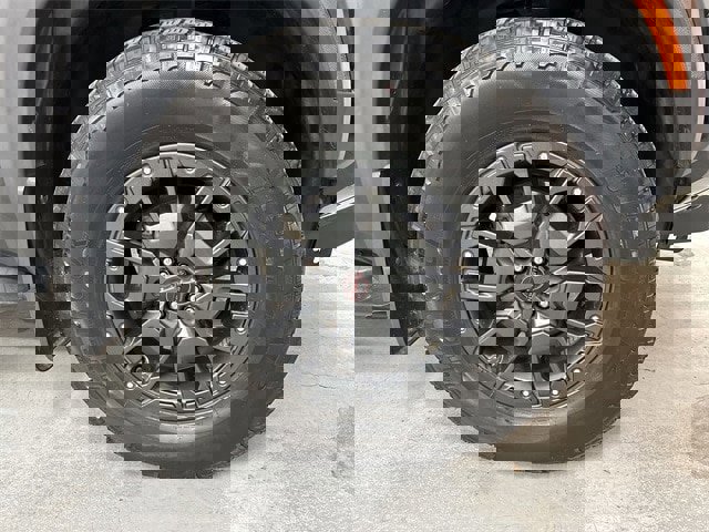 Used 2022 Nissan Frontier PRO-4X w/ Pro-4X Premium Package image 2