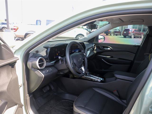 Used 2024 Chevrolet Trax ACTIV w/ Driver Confidence Package FWD image 19