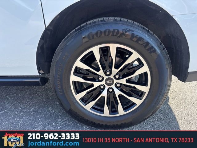 Certified 2025 Ford Expedition Max Platinum AWD/4WD image 5