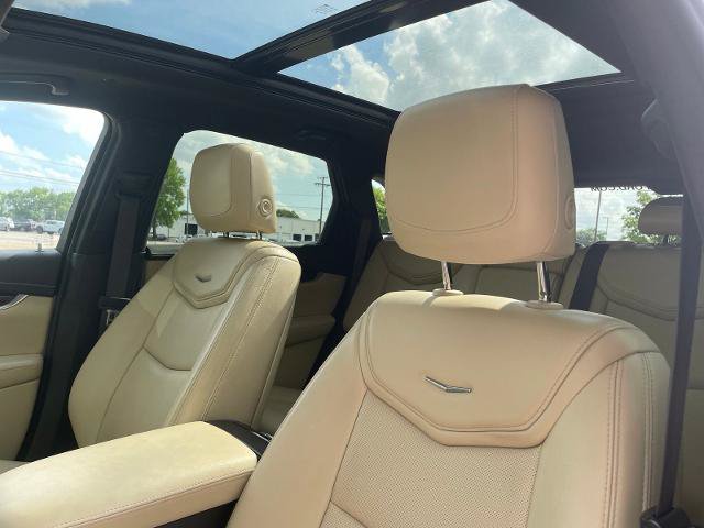 Used 2019 Cadillac XT5 Premium Luxury w/ Driver Assist Package AWD/4WD image 7