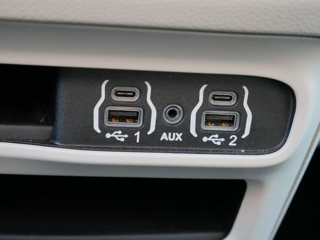 Used 2024 Chrysler Voyager LX FWD image 25