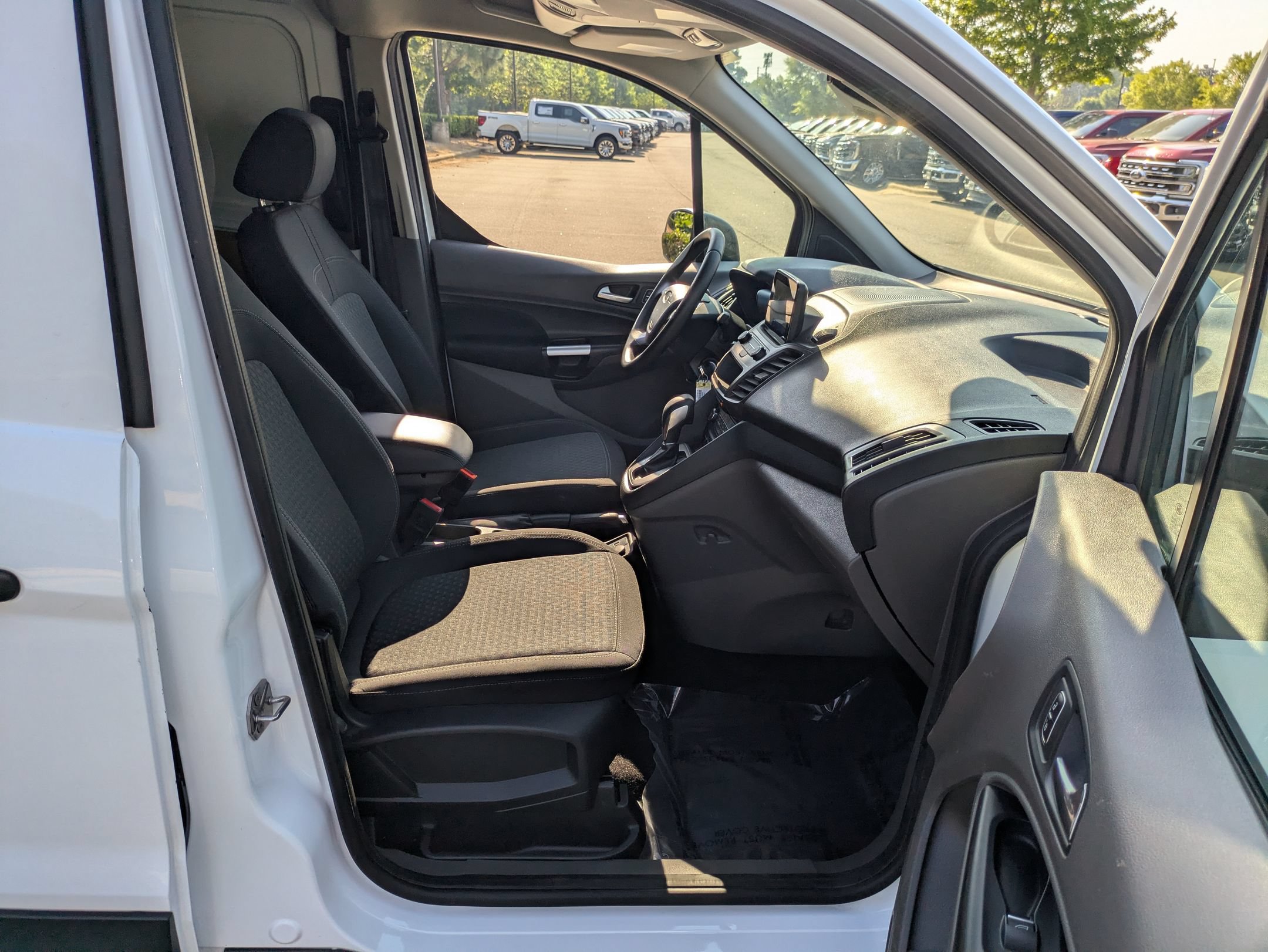 Certified 2023 Ford Transit Connect XLT FWD image 33