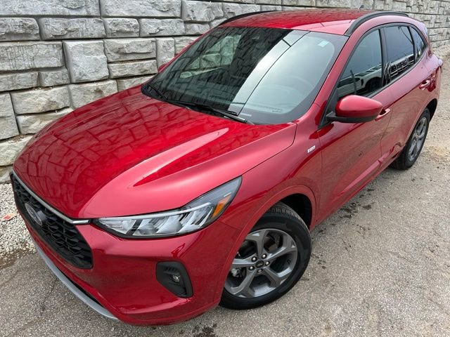 Certified 2023 Ford Escape ST-Line Select w/ Tech Pack #1 AWD/4WD image 6