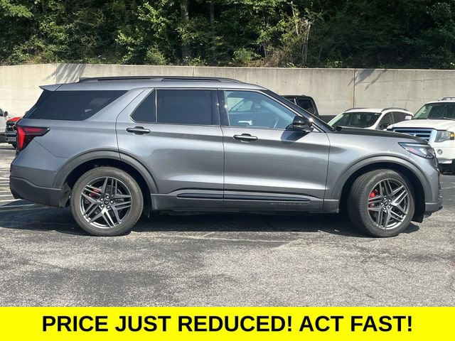 Certified 2025 Ford Explorer ST AWD/4WD image 2