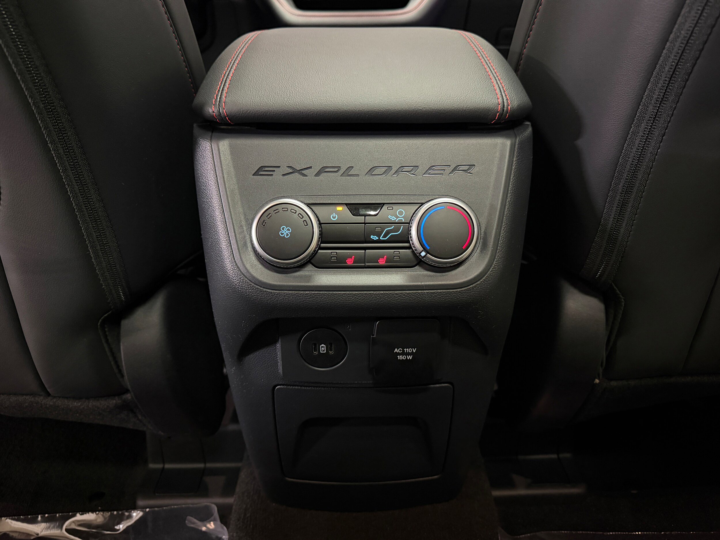 Certified 2025 Ford Explorer ST-Line w/ Premium Package AWD/4WD image 12