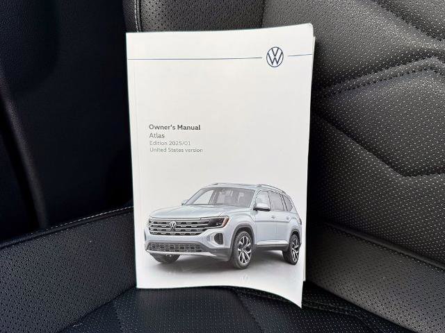 Used 2025 Volkswagen Atlas SE AWD/4WD image 38