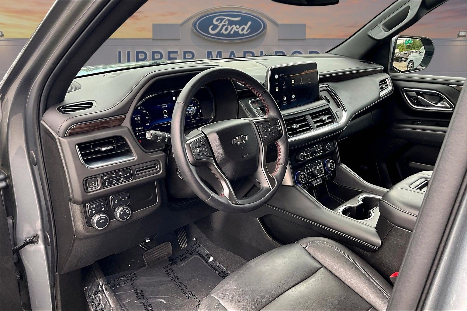 Used 2022 Chevrolet Suburban Z71 w/ Luxury Package AWD/4WD image 14