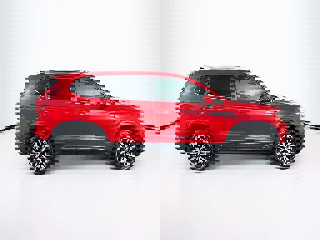 Used 2023 Volkswagen Taos SE w/ Panoramic Sunroof Package image 6