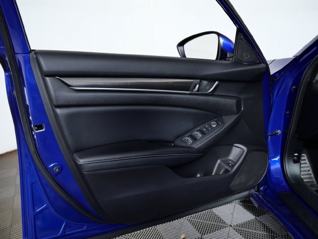 Used 2018 Honda Accord Sport image 15