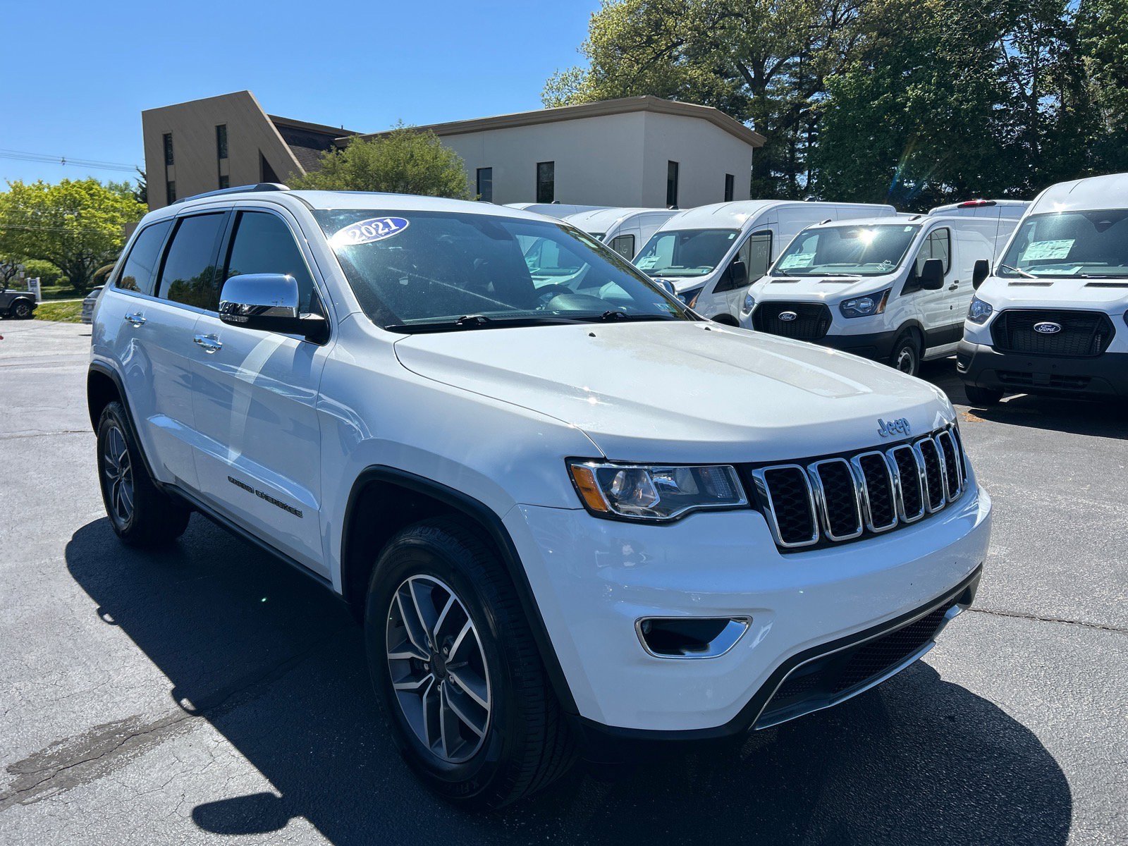 Used 2021 Jeep Grand Cherokee Limited AWD/4WD image 3