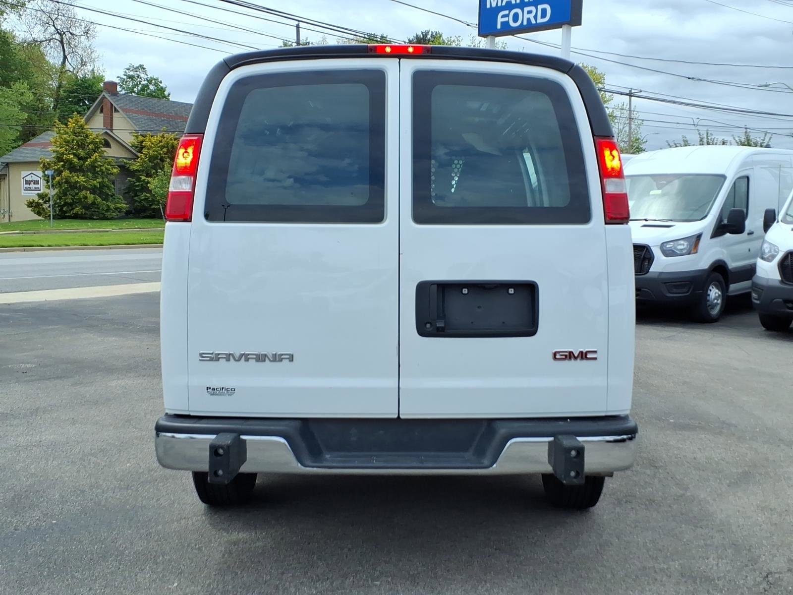 Used 2024 GMC Savana 2500 w/ Driver Convenience Package RWD image 4
