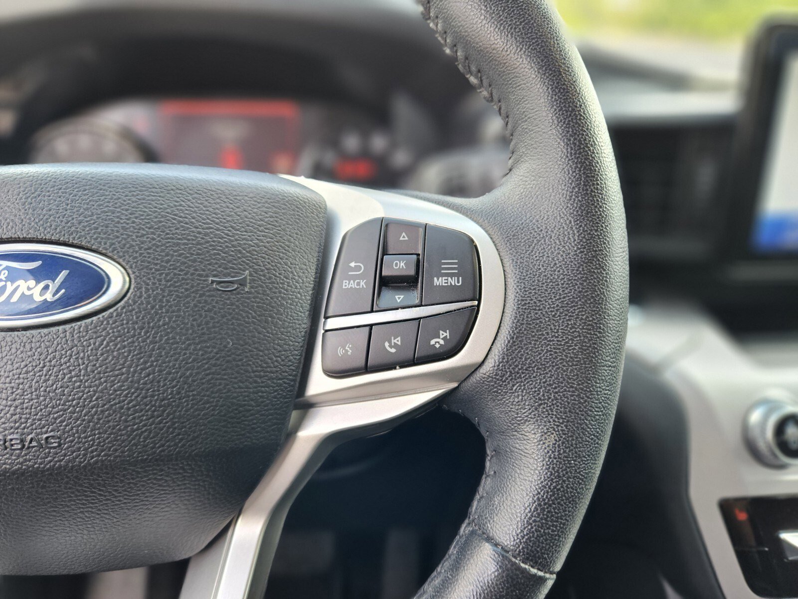 Certified 2024 Ford Explorer XLT image 29