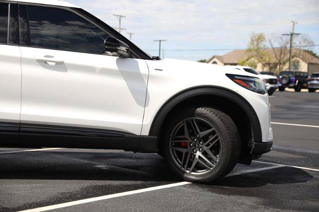 Certified 2025 Ford Explorer ST-Line w/ ST-Line Street Pack AWD/4WD image 5