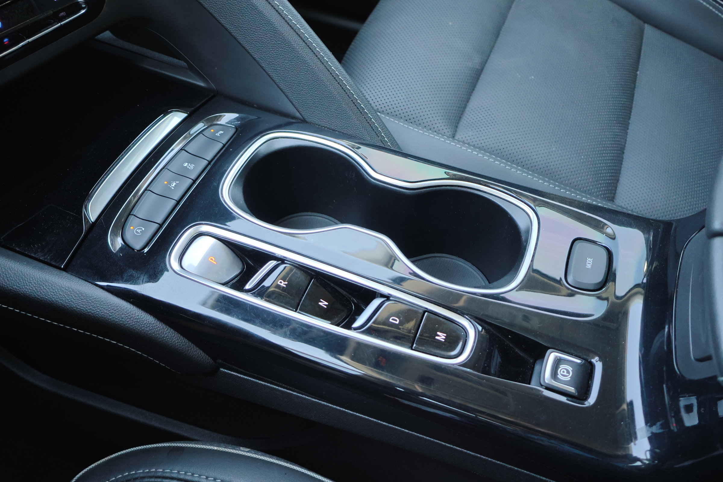 Used 2022 Buick Envision Essence w/ Safety Package image 35