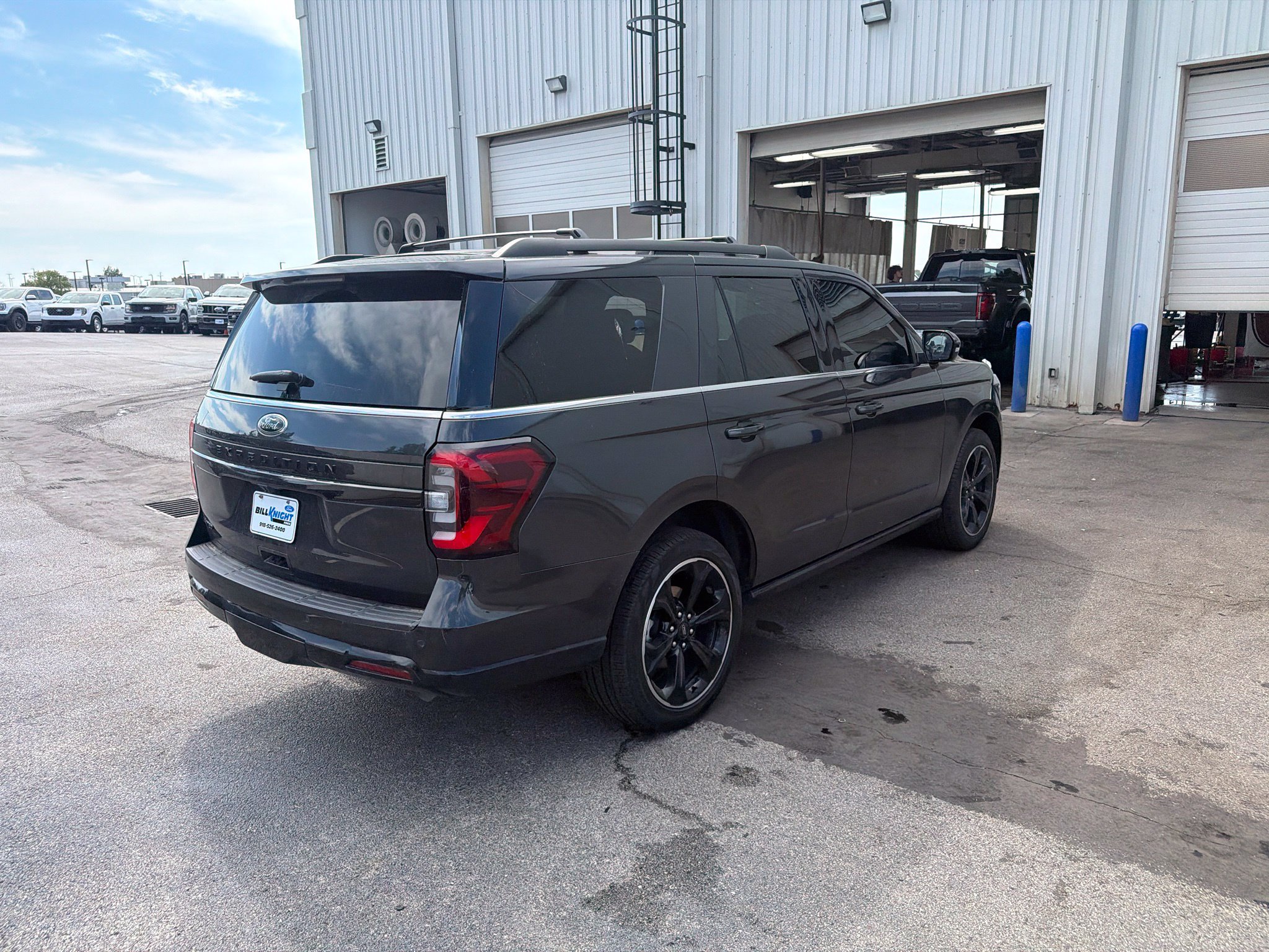 Certified 2024 Ford Expedition Limited AWD/4WD image 7