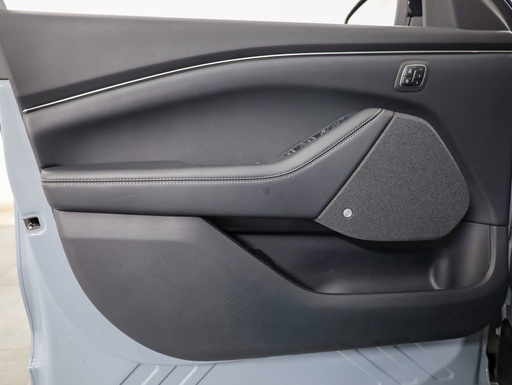 Certified 2025 Ford Mustang Mach-E Premium image 10