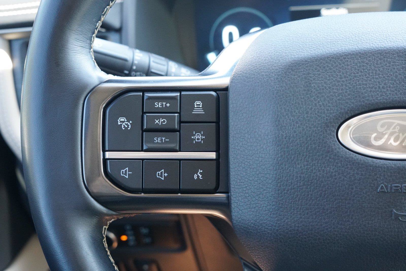 Certified 2024 Ford Expedition Platinum RWD image 16