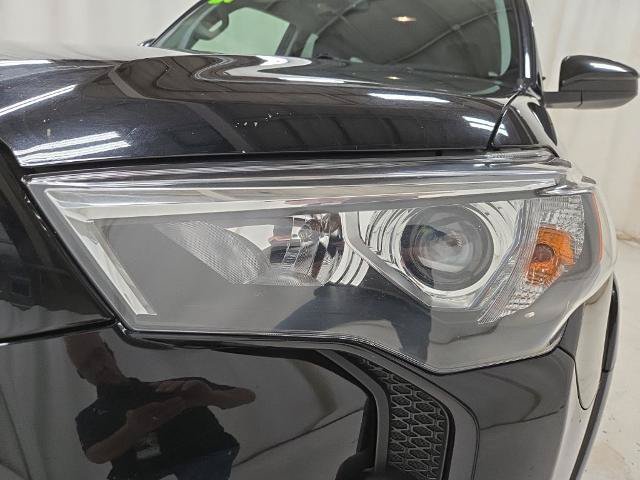 Used 2021 Toyota 4Runner SR5 AWD/4WD image 20