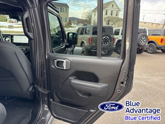 Used 2024 Jeep Wrangler Willys image 32