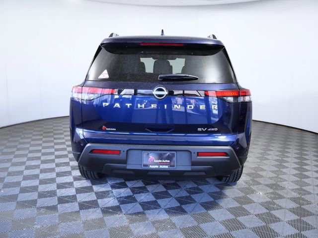 Used 2024 Nissan Pathfinder SV image 3
