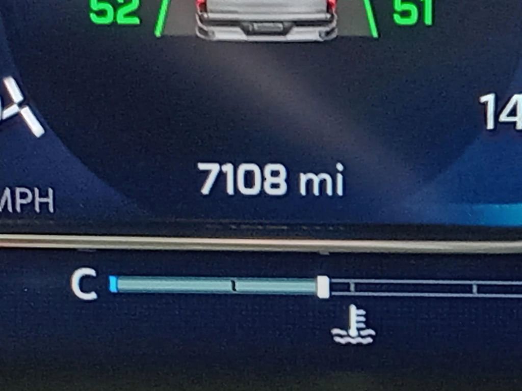 Used 2025 Chevrolet Silverado 2500 ZR2 w/ Technology Package image 21