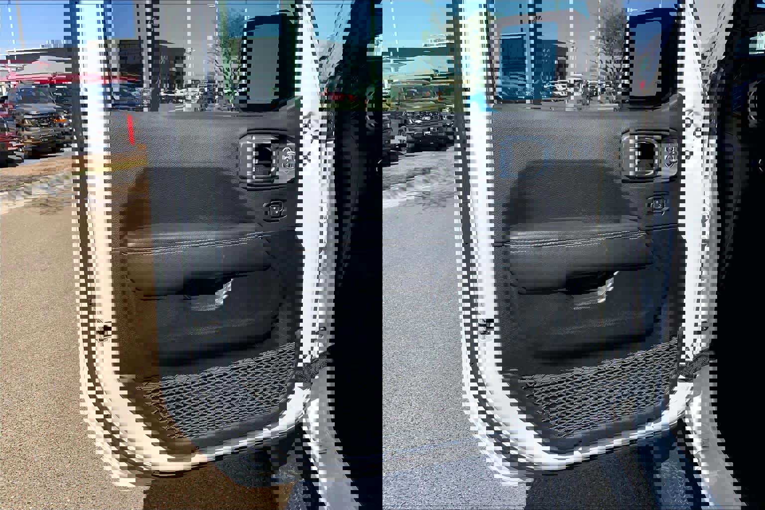 Used 2022 Jeep Gladiator Overland w/ Trailer Tow Package image 22