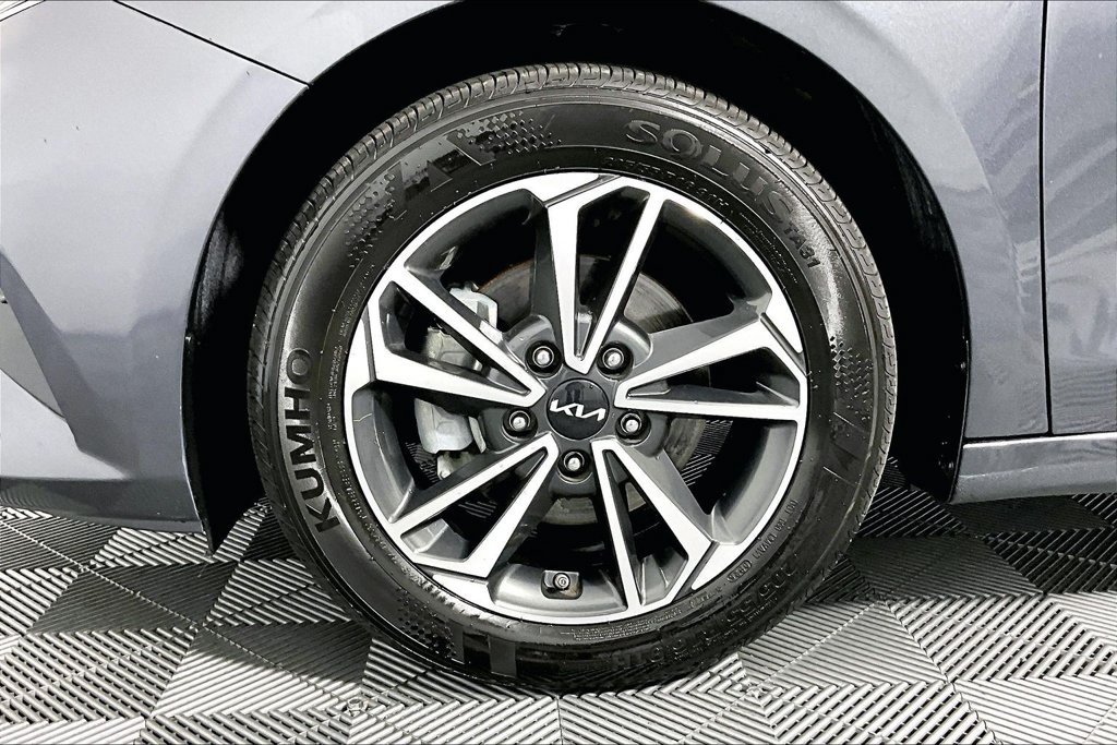 Used 2024 Kia Forte LXS FWD image 8