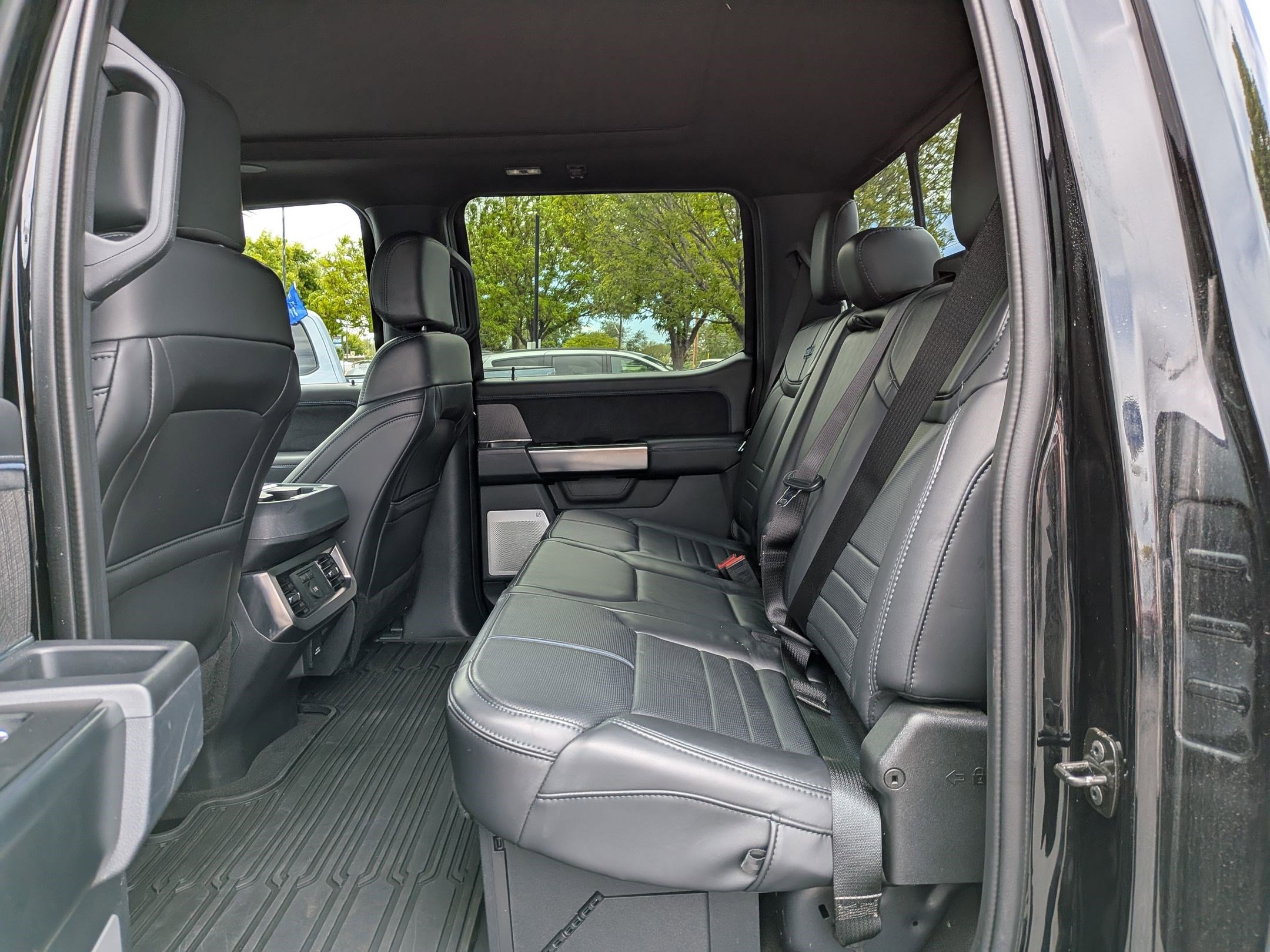 Certified 2025 Ford F350 Platinum AWD/4WD image 31