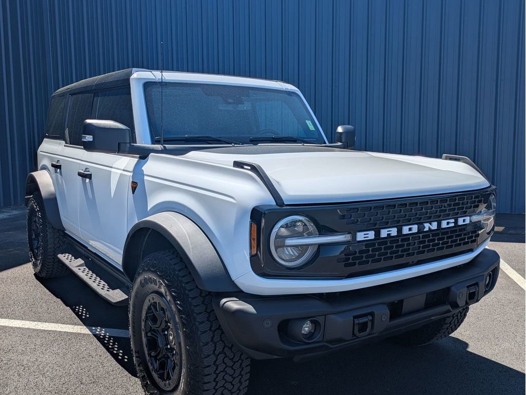 Certified 2025 Ford Bronco Badlands AWD/4WD image 4