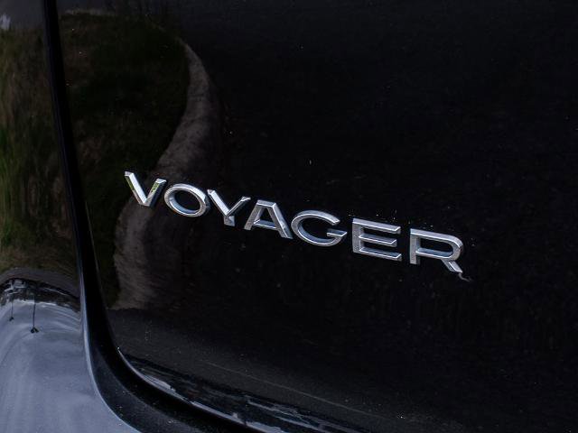 Used 2023 Chrysler Voyager LX FWD image 10