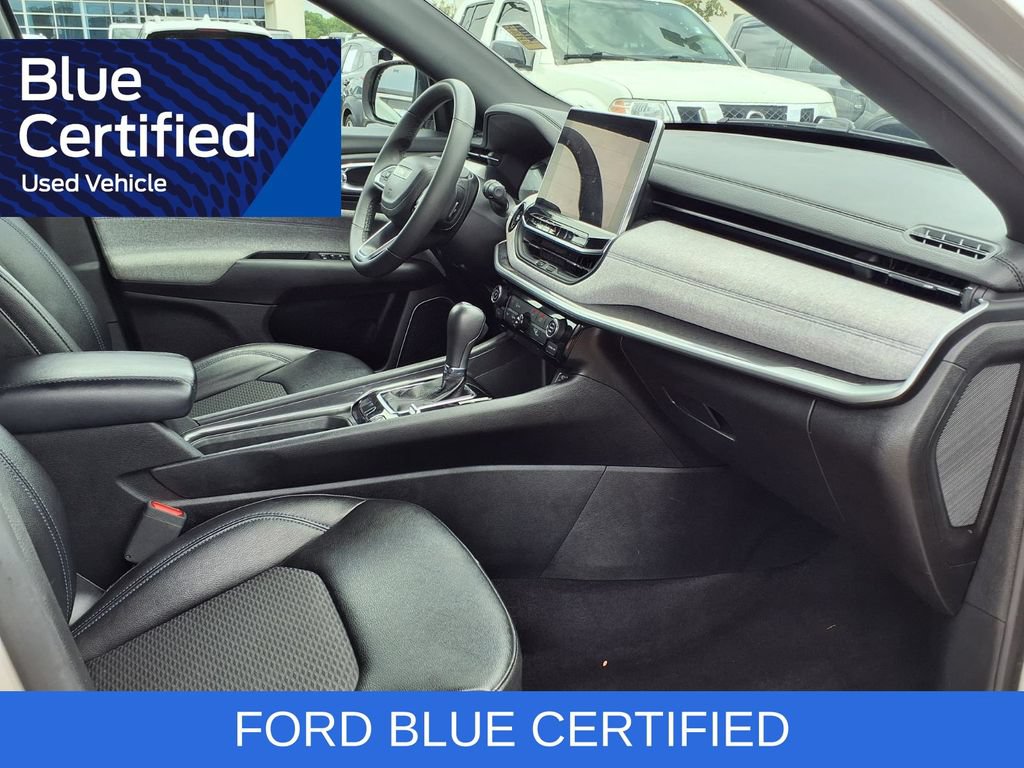 Used 2024 Jeep Compass Latitude AWD/4WD image 14