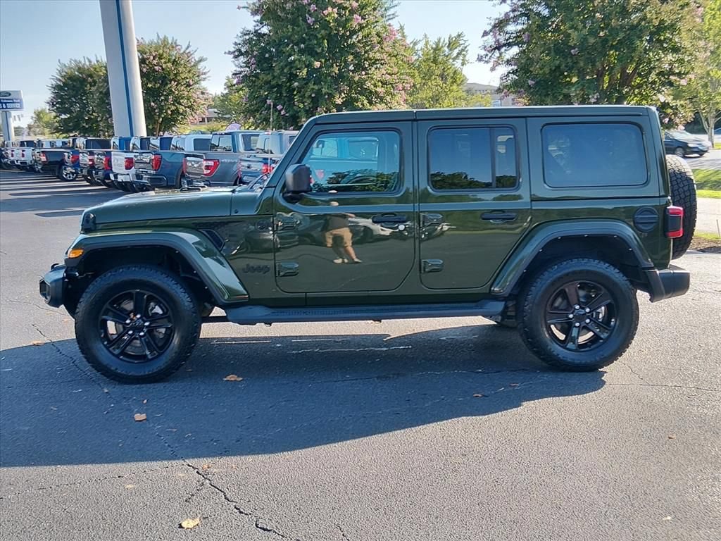 Used 2022 Jeep Wrangler Unlimited Sahara AWD/4WD image 7