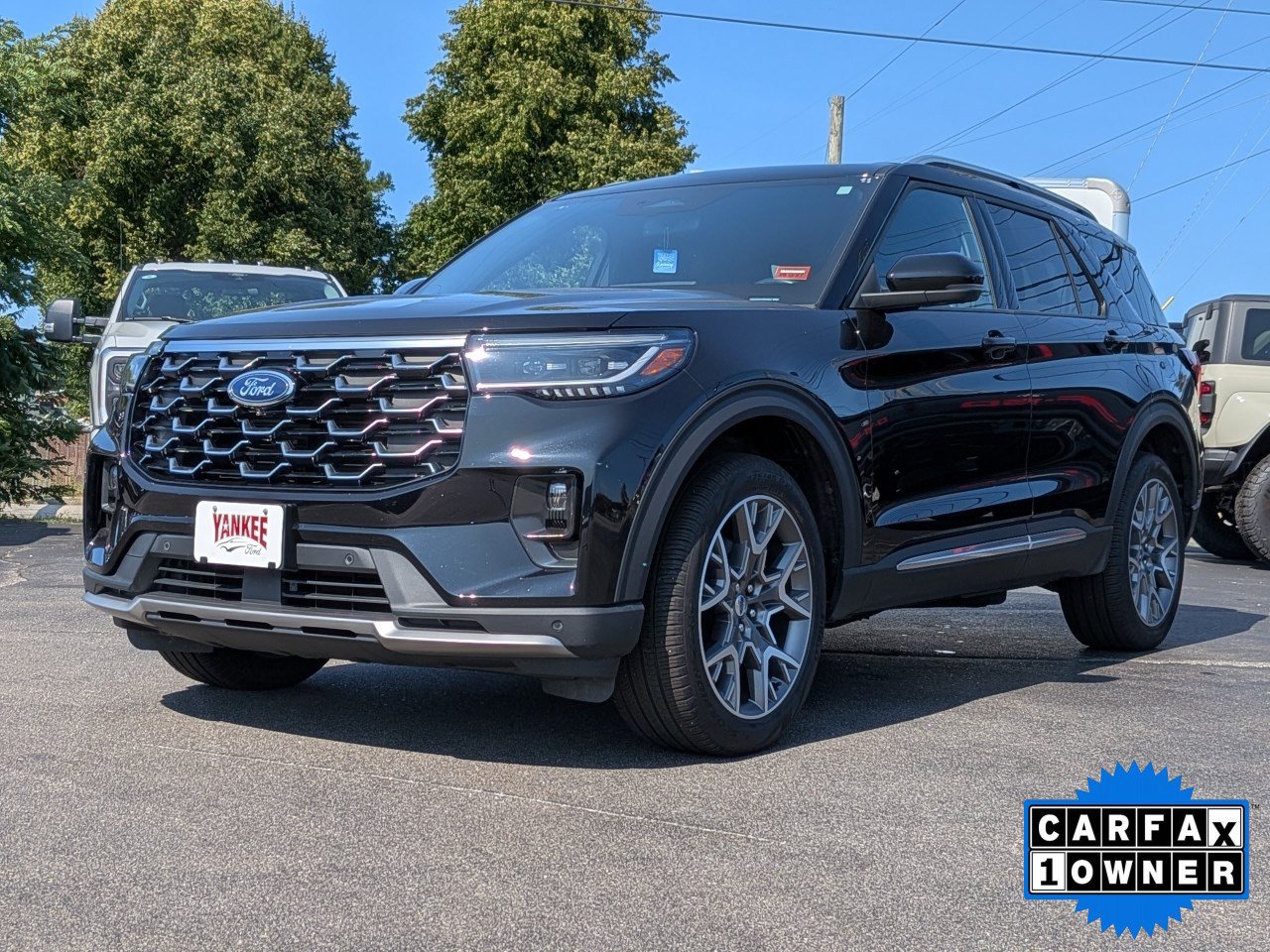 Certified 2025 Ford Explorer Platinum w/ Ultimate Package AWD/4WD image 7