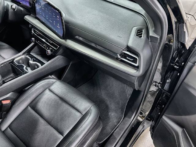 Used 2025 Chevrolet Traverse LT FWD image 27