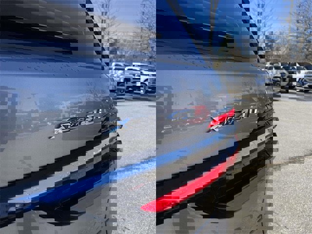 Used 2023 BMW X7 xDrive40i w/ Executive Package image 11