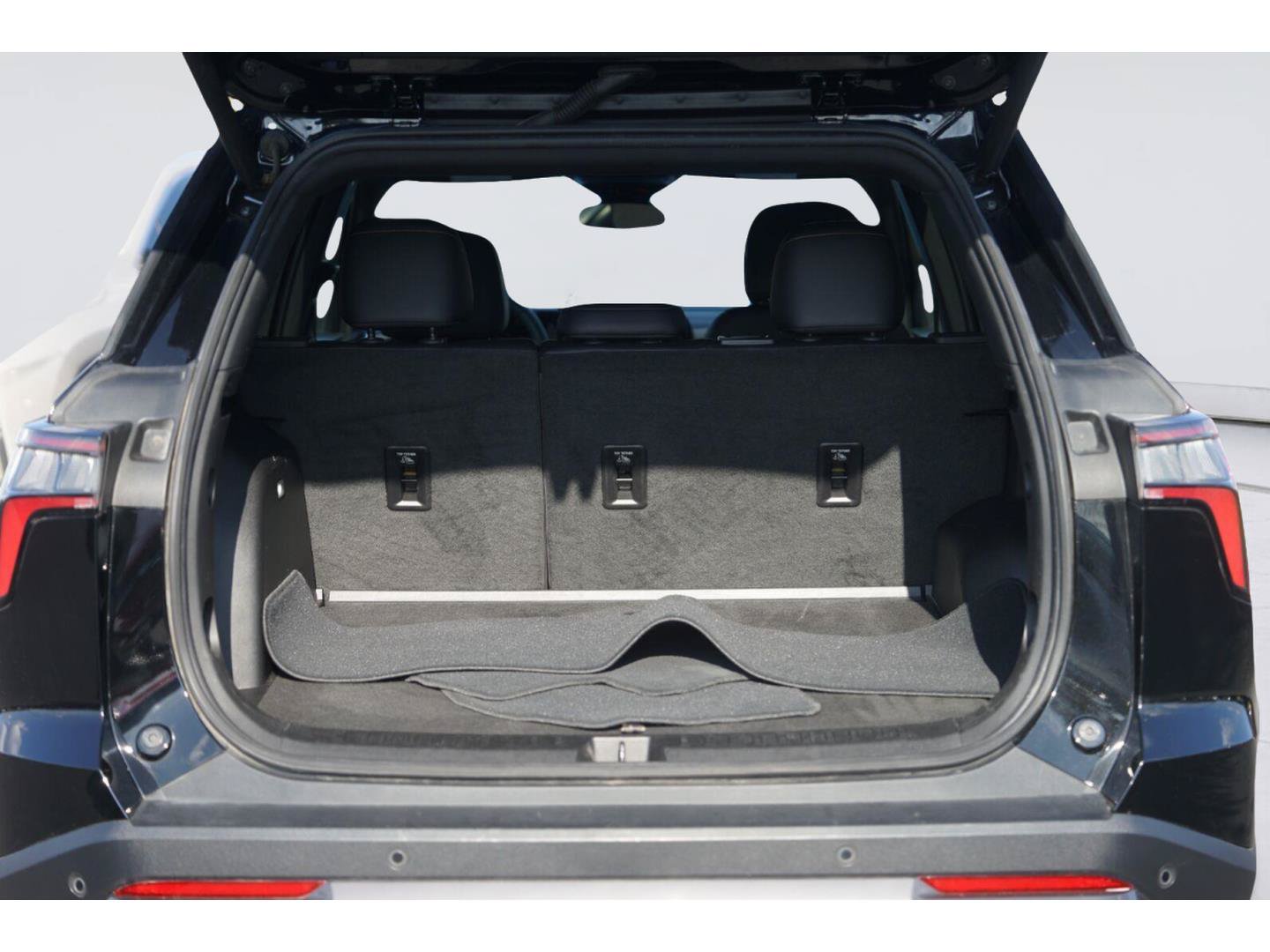 Used 2025 Chevrolet Equinox ACTIV FWD image 30