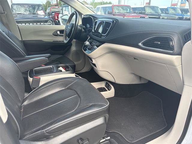 Used 2019 Chrysler Pacifica Limited FWD image 20