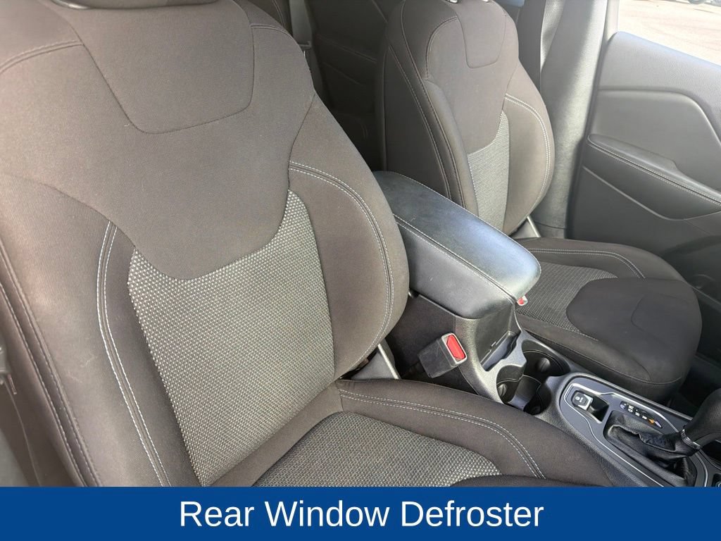 Used 2019 Jeep Cherokee Latitude w/ Popular Appearance Group FWD image 13