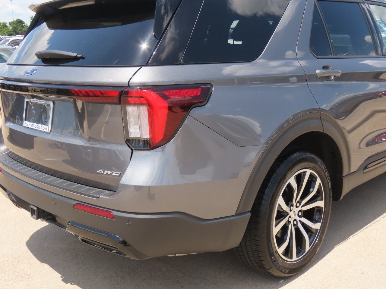 Certified 2025 Ford Explorer ST-Line AWD/4WD image 12