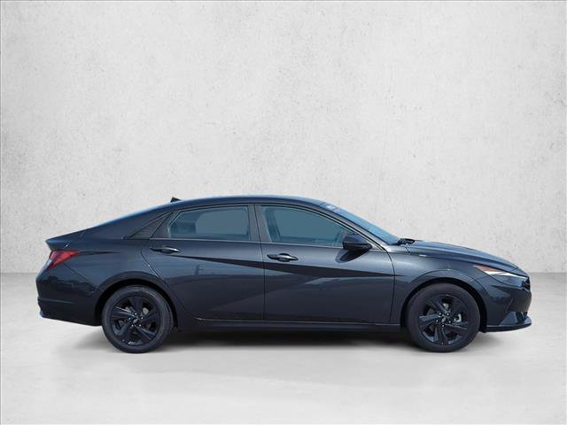 Used 2023 Hyundai Elantra SEL FWD image 4