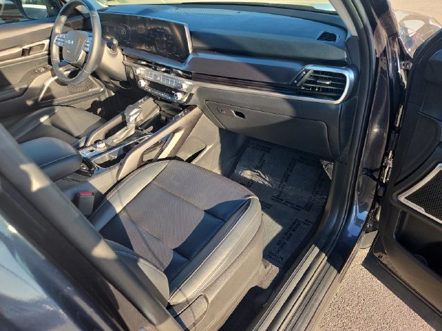 Used 2025 Kia Telluride S FWD image 32