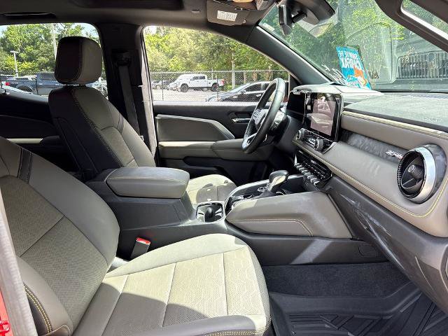 Used 2024 Chevrolet Colorado ZR2 w/ ZR2 Convenience Package III AWD/4WD image 28