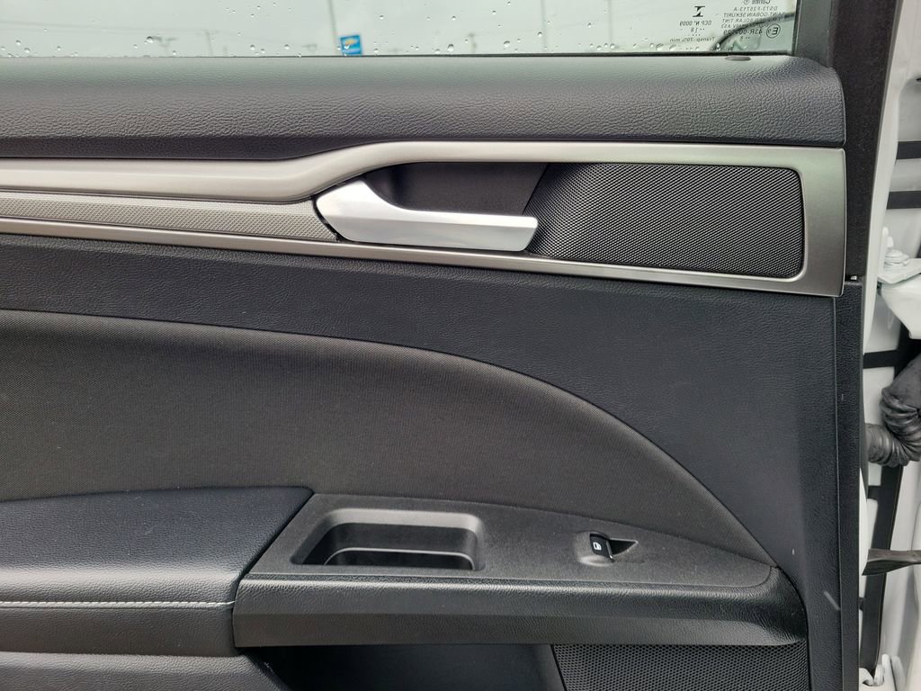 Certified 2018 Ford Fusion SE w/ Fusion SE Technology Package image 15