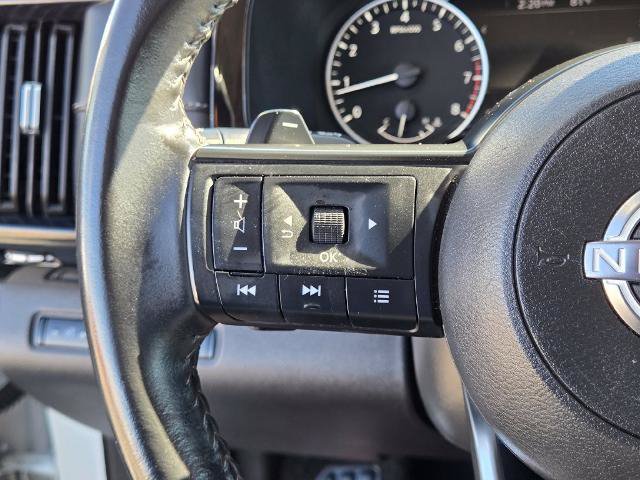 Used 2024 Nissan Pathfinder SV FWD image 25